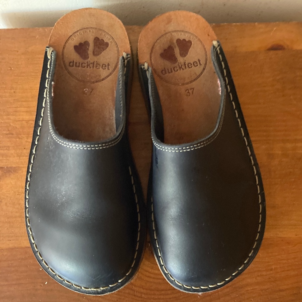 Navy Duckfeet Mules / 37